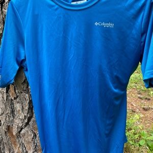 Columbia T-shirt size xl